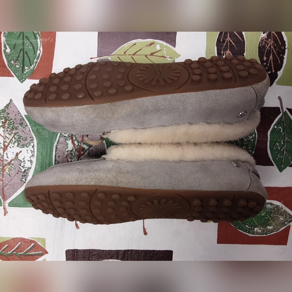 RARE Genuine Ugg Solana Moccasin Size 8M - Picture 12 of 12